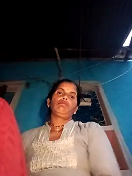 Snapshot of Mohni_cute chatting on October 27, 2025, 12:47 am Mohni cute online show from October 27, 2025, 12:47 am