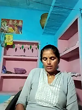 Snapshot of Mohni_cute chatting on October 27, 2025, 12:53 pm Mohni cute online show from October 27, 2025, 12:53 pm