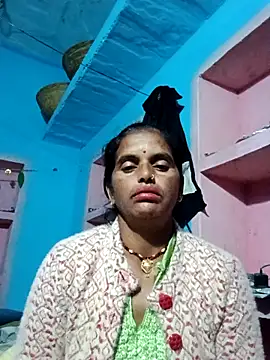 Snapshot of Mohni_cute chatting on November 11, 2025, 12:10 am Mohni cute online show from November 11, 2025, 12:10 am