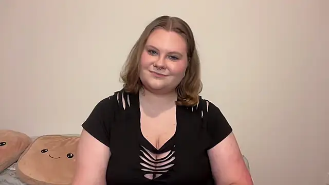 Snapshot of BriannaFlirty chatting on November 2, 2025, 7:16 pm BriannaFlirty online show from November 2, 2025, 7:16 pm