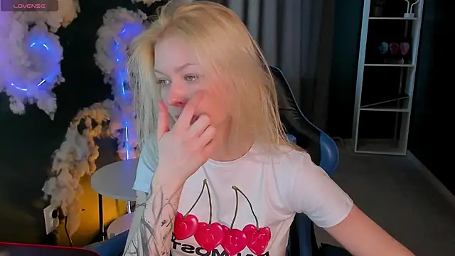 Callista a online show from April 30, 2026, 3:02 am