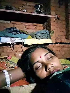 Katrina kaif143 online show from November 13, 2025, 3:55 pm