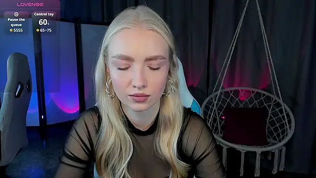 TessaGrays online show from November 30, 2025, 8:18 am