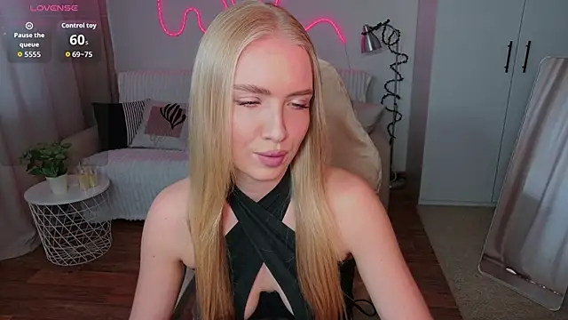 TessaGrays online show from April 28, 2026, 12:10 pm