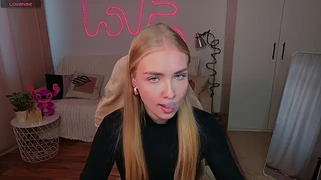 TessaGrays online show from May 12, 2026, 12:35 pm