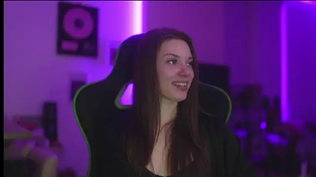 Snapshot of CandyStorm chatting on March 11, 2026, 1:22 am CandyStorm online show from March 11, 2026, 1:22 am