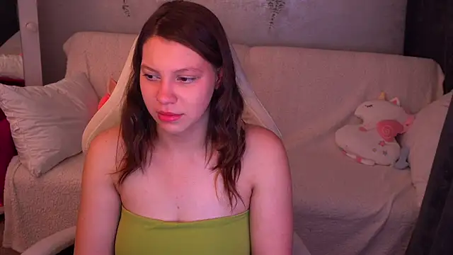 Snapshot of FuckMeDoll_ chatting on October 9, 2025, 7:23 pm FuckMeDoll online show from October 9, 2025, 7:23 pm