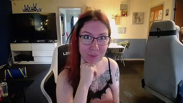 TattooedGirls online show from October 31, 2025, 10:49 am