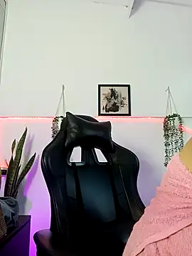 Alana-sweet online show from November 3, 2025, 7:26 pm