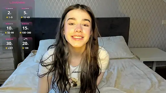 ShellyMoon  online show from September 29, 2025, 1:16 pm