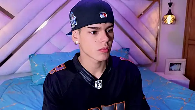 kevienmiet online show from November 18, 2025, 11:36 am