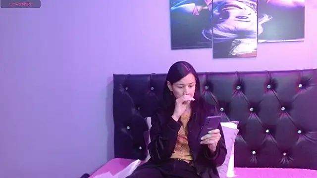 Jazmin ny online show from October 25, 2025, 1:51 pm