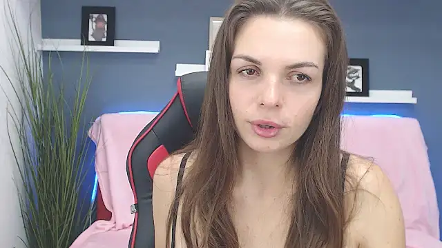 Sophiia Starr online show from October 2, 2025, 6:31 am
