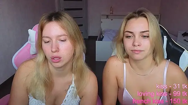 Snapshot of stefany_and_bettany chatting on October 21, 2025, 11:55 am stefany and bettany online show from October 21, 2025, 11:55 am