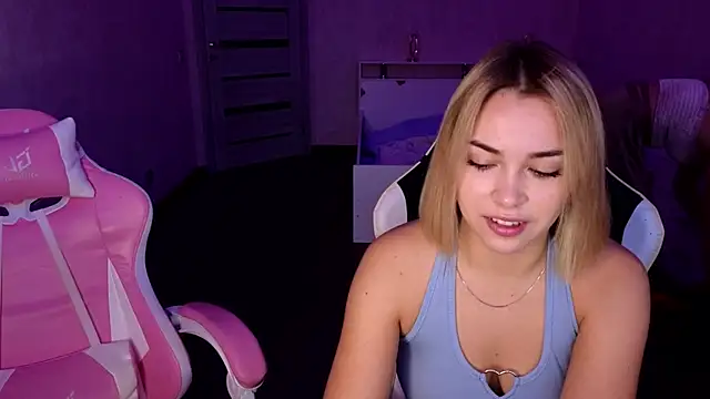 Snapshot of stefany_and_bettany chatting on October 31, 2025, 1:56 pm stefany and bettany online show from October 31, 2025, 1:56 pm