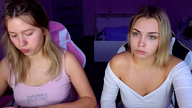 Snapshot of stefany_and_bettany chatting on November 3, 2025, 1:12 pm stefany and bettany online show from November 3, 2025, 1:12 pm