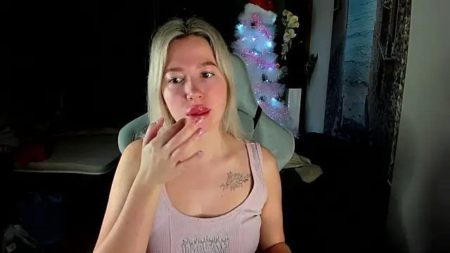 Snapshot of stefany_and_bettany chatting on January 19, 2026, 4:27 am stefany and bettany online show from January 19, 2026, 4:27 am