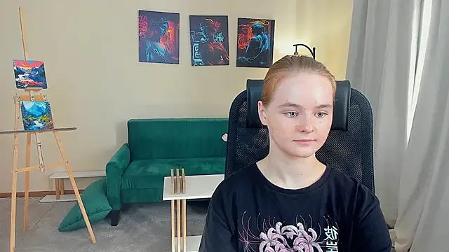ChloeWestrum online show from September 30, 2025, 10:20 am