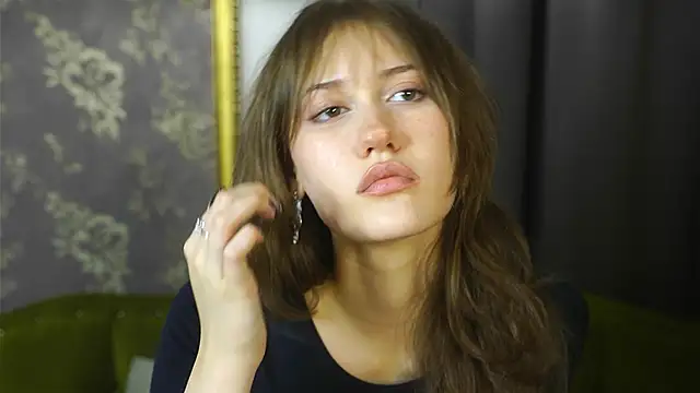 Snapshot of ArianaArtus chatting on October 2, 2025, 12:12 pm ArianaArtus online show from October 2, 2025, 12:12 pm