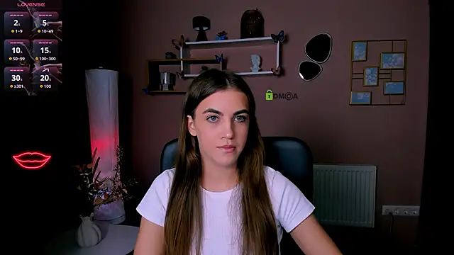 lina fox12 online show from November 10, 2025, 2:05 pm