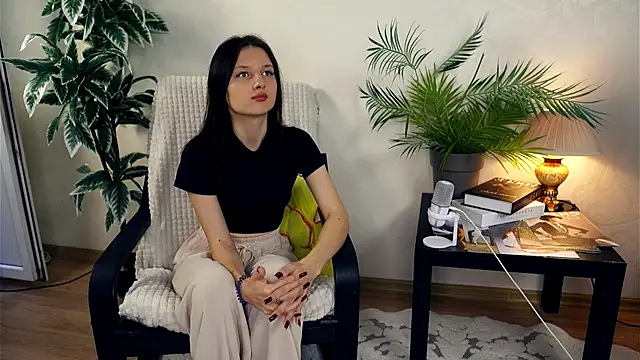 Snapshot of JanellHousen chatting on October 7, 2025, 5:37 am JanellHousen online show from October 7, 2025, 5:37 am