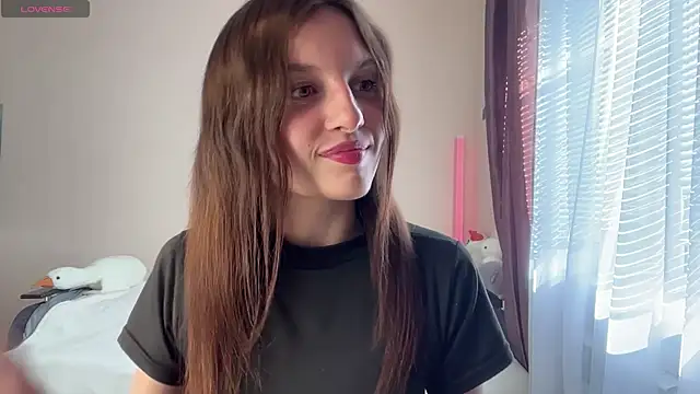 JanellHousen online show from June 27, 2026, 4:06 am