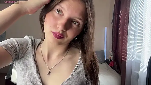 JanellHousen online show from July 11, 2026, 5:10 am