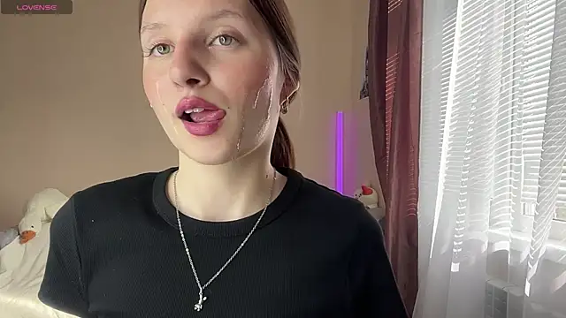 JanellHousen online show from July 22, 2026, 5:10 am