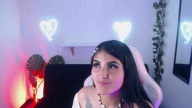 Snapshot of Lexy_Storm_18 chatting on November 7, 2025, 7:25 pm Lexy Storm 18 online show from November 7, 2025, 7:25 pm