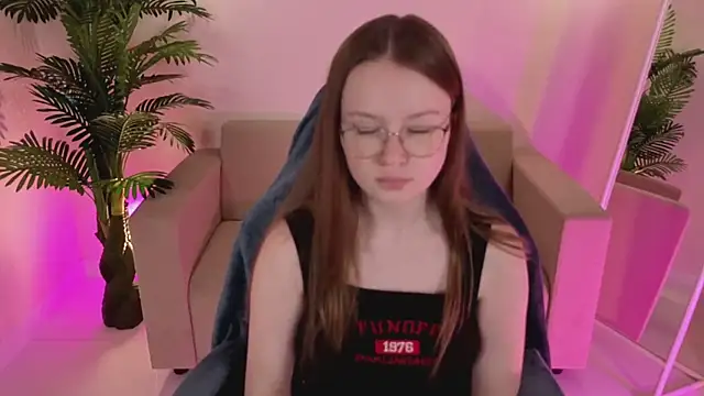 Snapshot of SirenaBlessing chatting on October 3, 2025, 1:24 am SirenaBlessing online show from October 3, 2025, 1:24 am