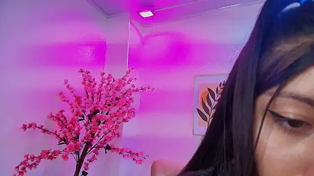 Snapshot of Gabriela_milani chatting on October 8, 2025, 11:30 am Gabriela milani online show from October 8, 2025, 11:30 am