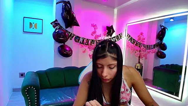 Snapshot of Gabriela_milani chatting on October 31, 2025, 12:00 am Gabriela milani online show from October 31, 2025, 12:00 am