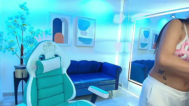 Snapshot of Gabriela_milani chatting on November 4, 2025, 11:31 am Gabriela milani online show from November 4, 2025, 11:31 am