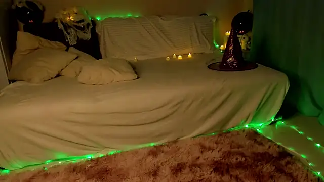 12aminparis online show from October 31, 2025, 12:28 pm