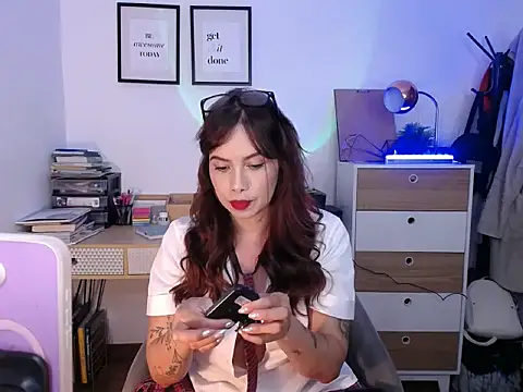 Snapshot of anniieeford chatting on October 19, 2025, 2:45 am anniieeford online show from October 19, 2025, 2:45 am
