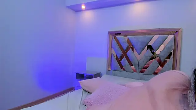 Snapshot of Annie_roselle chatting on October 9, 2025, 12:14 pm Annie roselle online show from October 9, 2025, 12:14 pm