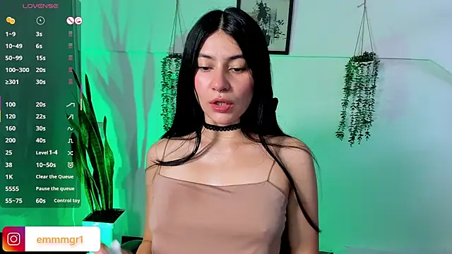 Snapshot of emma-green0 chatting on November 14, 2025, 11:20 am emma-green0 online show from November 14, 2025, 11:20 am