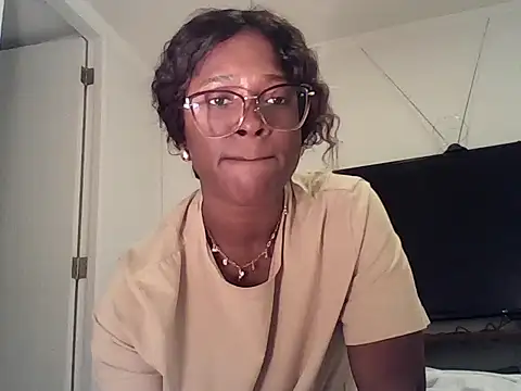 Snapshot of Bren033 chatting on October 26, 2025, 11:53 pm Bren033 online show from October 26, 2025, 11:53 pm