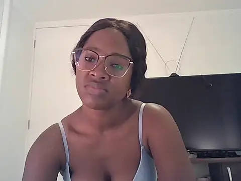 Snapshot of Bren033 chatting on October 31, 2025, 1:06 am Bren033 online show from October 31, 2025, 1:06 am