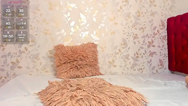 Snapshot of Luciaoregon chatting on November 14, 2025, 1:10 pm Luciaoregon online show from November 14, 2025, 1:10 pm