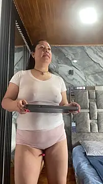 Snapshot of Marianasmitt chatting on October 18, 2025, 11:44 am Marianasmitt online show from October 18, 2025, 11:44 am