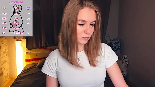 Snapshot of TienKnous chatting on November 5, 2025, 8:09 pm TienKnous online show from November 5, 2025, 8:09 pm