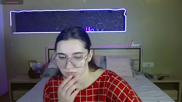 Snapshot of cutieblush chatting on October 8, 2025, 8:39 pm cutieblush online show from October 8, 2025, 8:39 pm