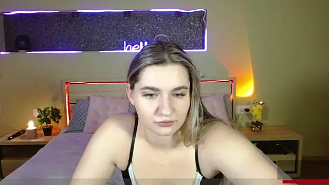 Snapshot of cutieblush chatting on October 14, 2025, 9:15 pm cutieblush online show from October 14, 2025, 9:15 pm