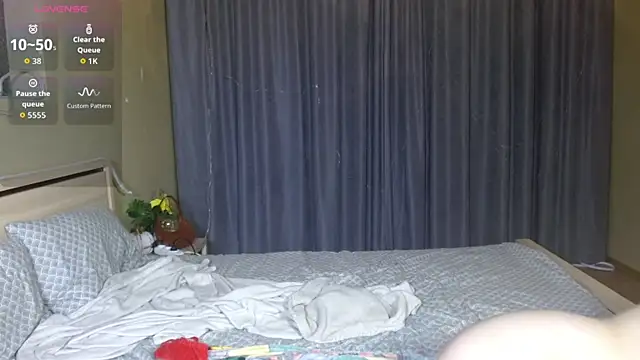 Snapshot of cutieblush chatting on November 19, 2025, 9:59 pm cutieblush online show from November 19, 2025, 9:59 pm