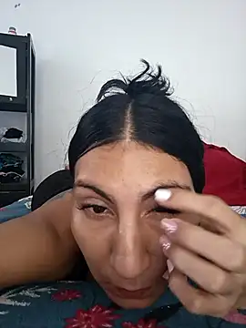 Snapshot of Lucyfoox chatting on October 4, 2025, 3:43 pm Lucyfoox online show from October 4, 2025, 3:43 pm