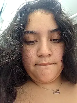 Snapshot of Khloekiss chatting on October 18, 2025, 5:54 am Khloekiss online show from October 18, 2025, 5:54 am