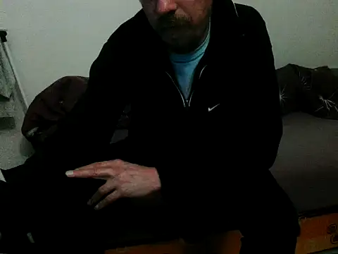 honzinka83 online show from November 18, 2025, 6:01 pm