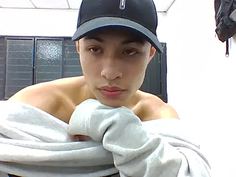 Felix outs online show from October 6, 2025, 4:43 am