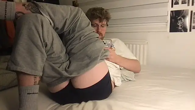 Angus80085 online show from October 28, 2025, 8:55 pm